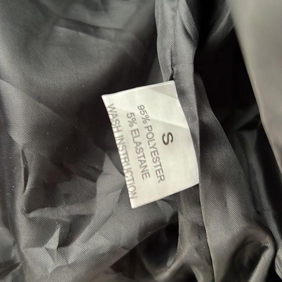 black shinny ./.95 polyester ./.5 elastane - Picture 2 of 2